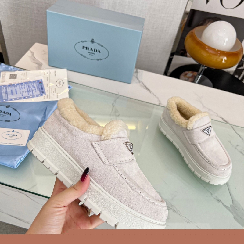 Pra*a casual shoes